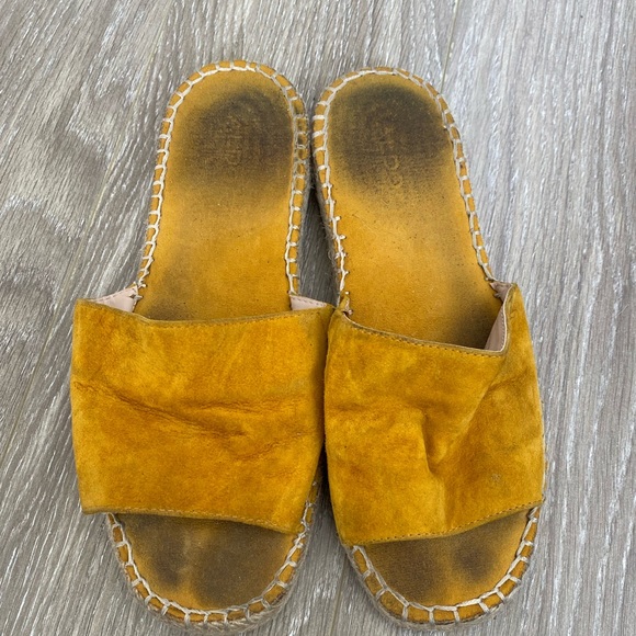 ALDO flat espadrille sandal in mustard - Picture 2 of 4